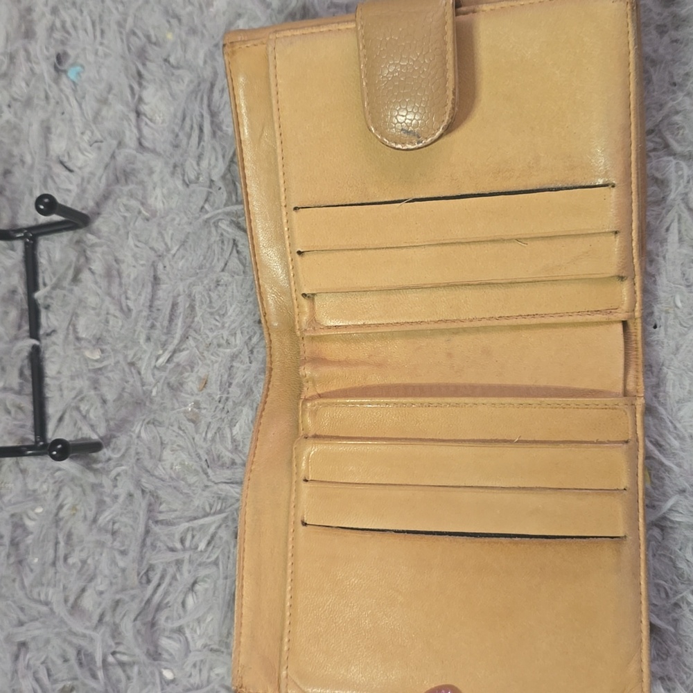 Chanel Tan CC Small Compact Double Snap Wallet (GUC)(COA)✨️🤎✨️ - Picture 5 of 10